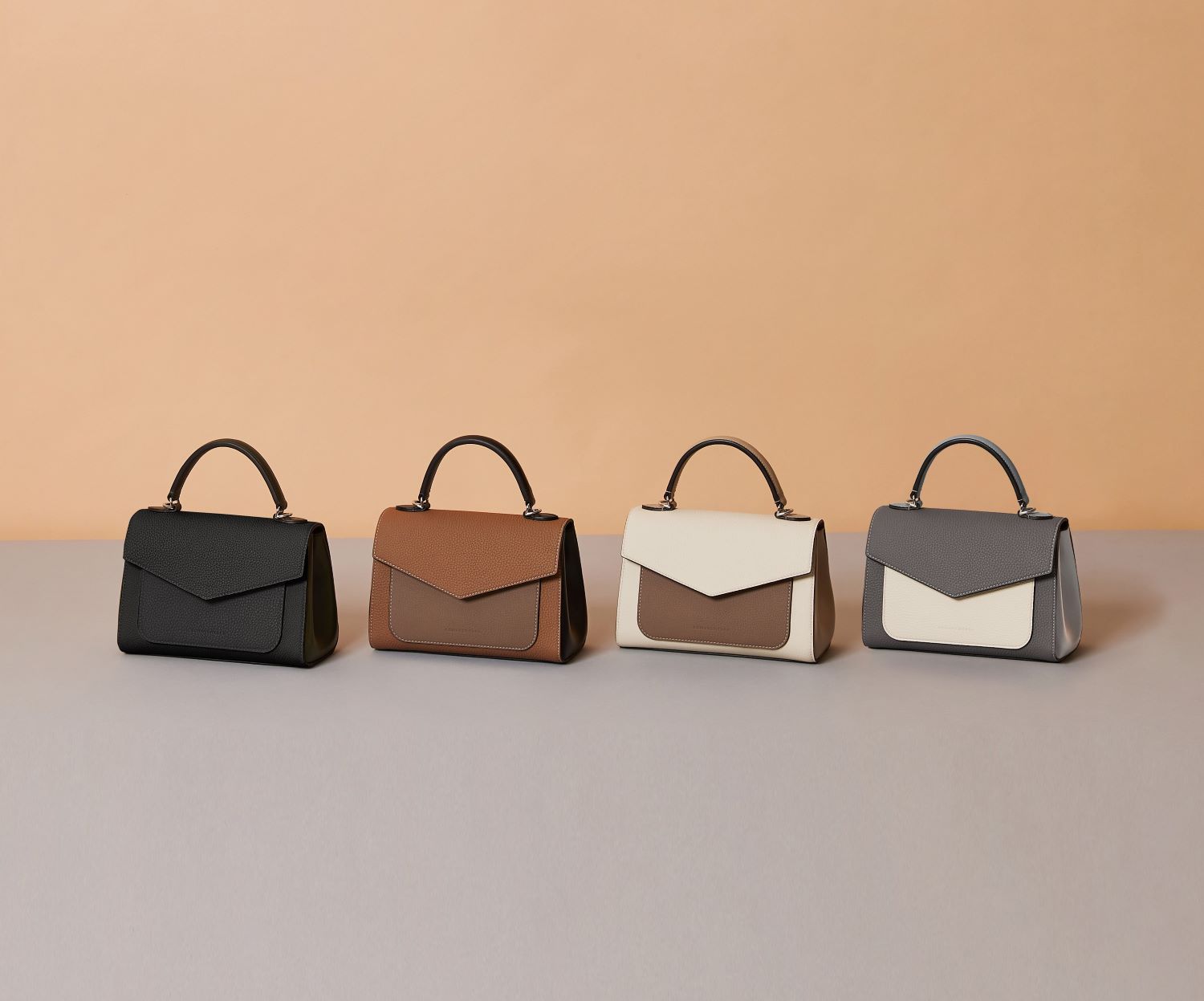新色】Laura Bag (ラウラ バッグ)