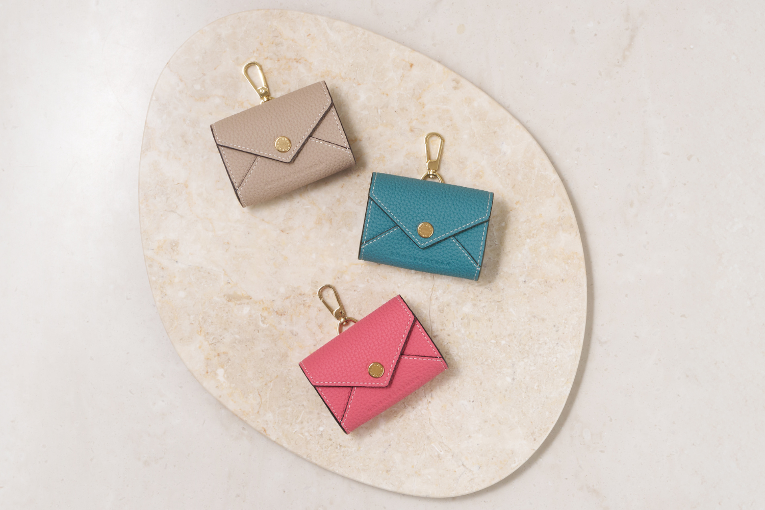 上質なレザーのAirpodsケース – イタリア(ミラノ)発の高級革製品の通販 上質なレザーのAirpodsケース – イタリア(ミラノ)発の高級革製品の通販