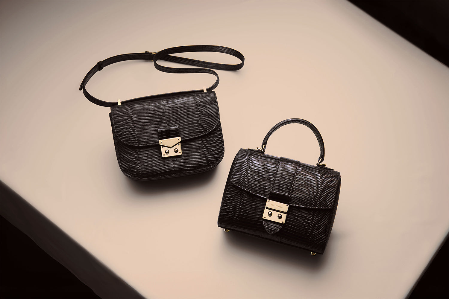 ボナベンチュラ Envelope Mini-zip Wallet In Shrink Leather – BONAVENTURA (ボナ