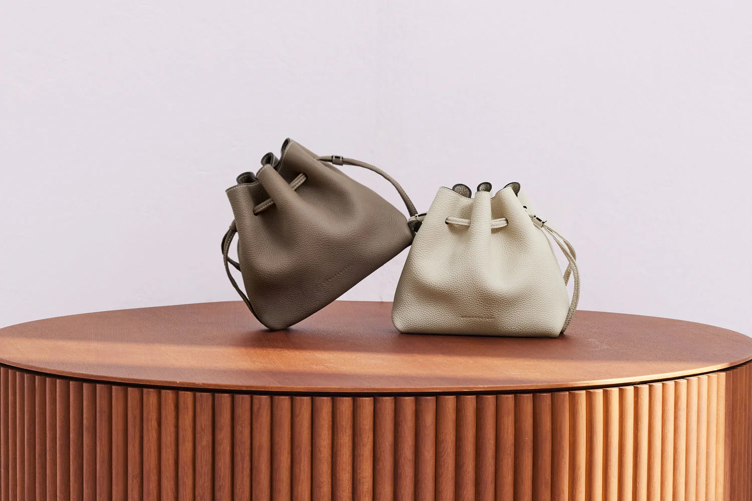新品☆DONINI ITALY☆美しい本革の茶色のショルダーバッグ♪♪♪ 新品☆DONINI ITALY☆美しい本革の茶色のショルダーバッグ♪♪♪