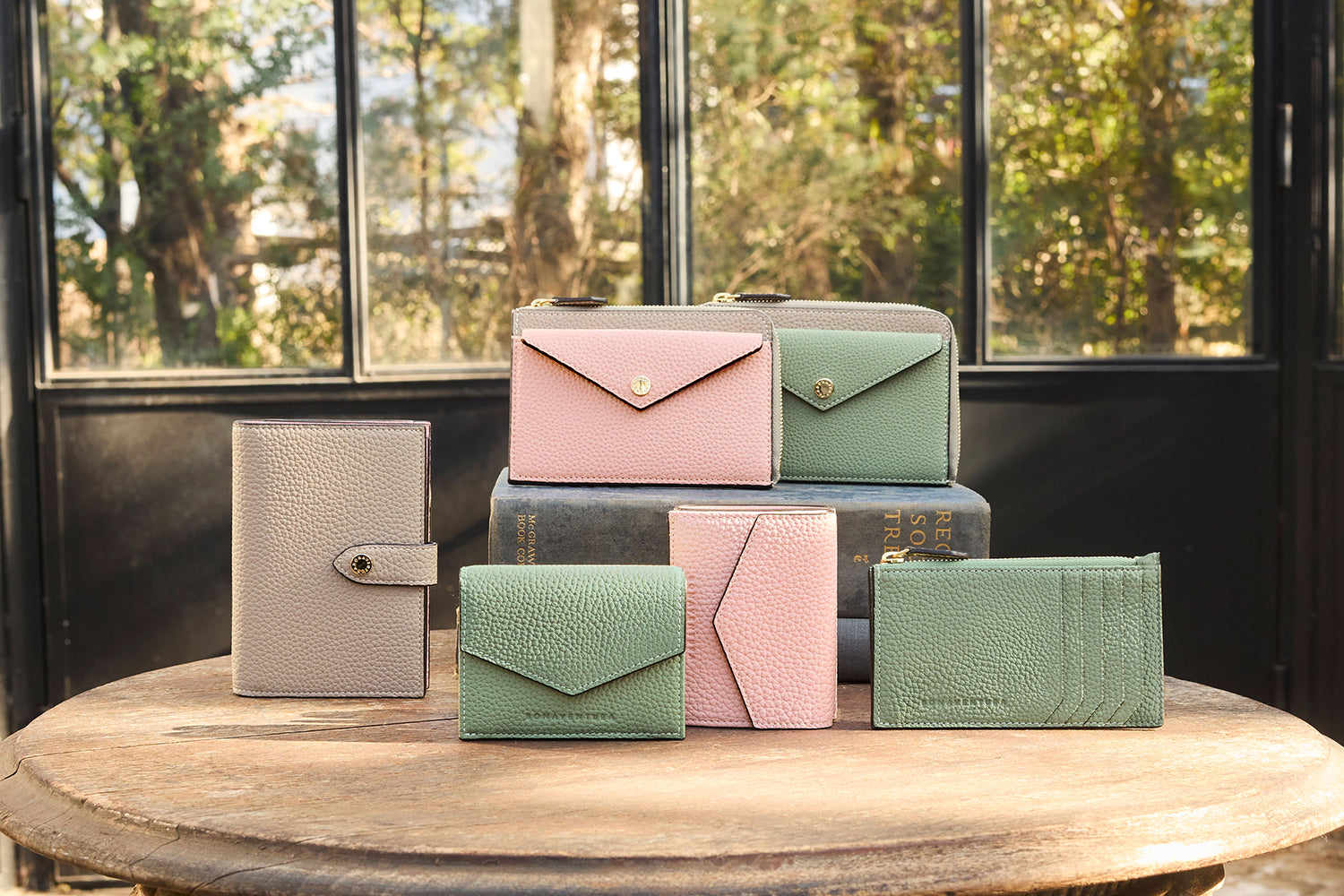 ♡極美品♡BONAVENTURA✨スモールウォレット✨三つ折り財布✨シェルピンク 