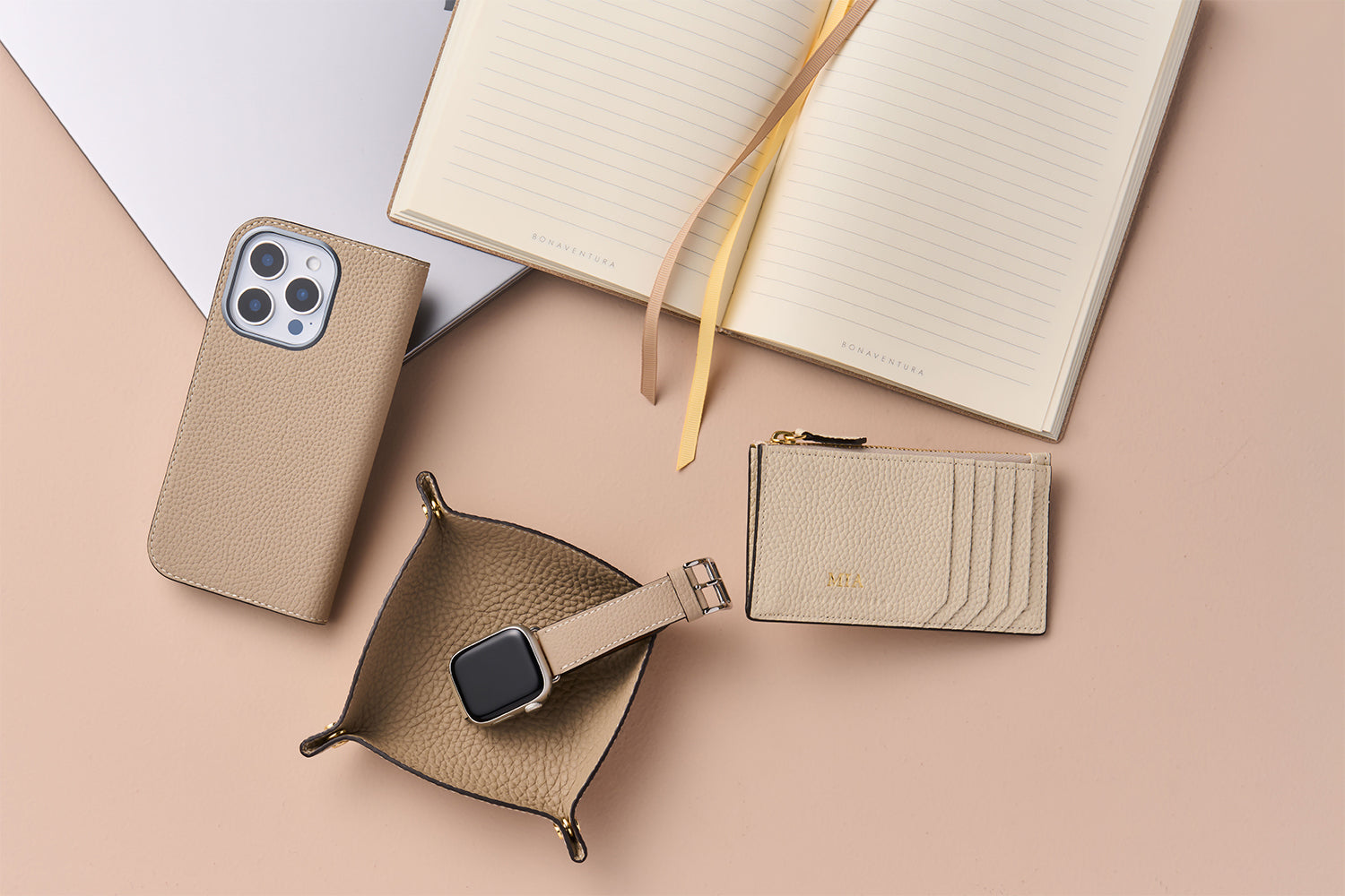 レザースーツケースお買い上げでケアキットをプレゼント