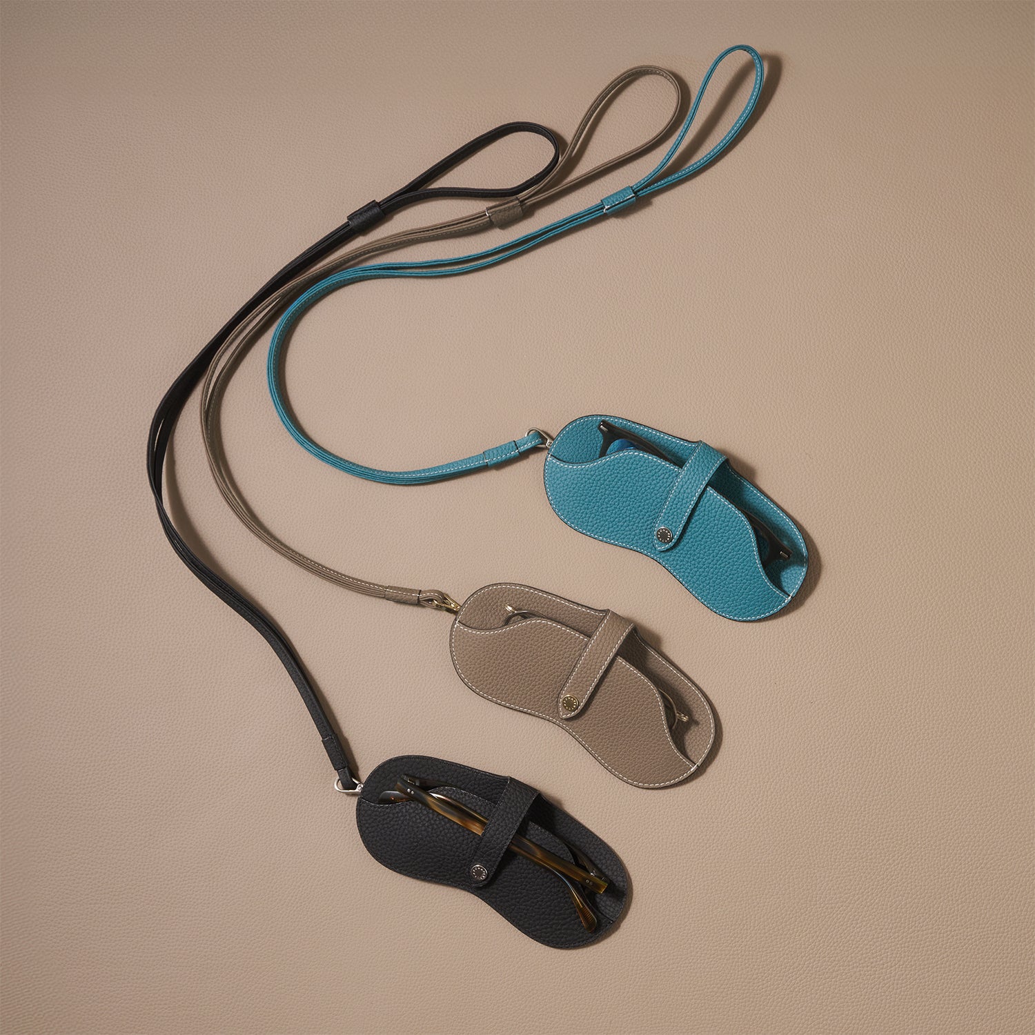 ストラップ付き アイグラスケース シュリンクレザー