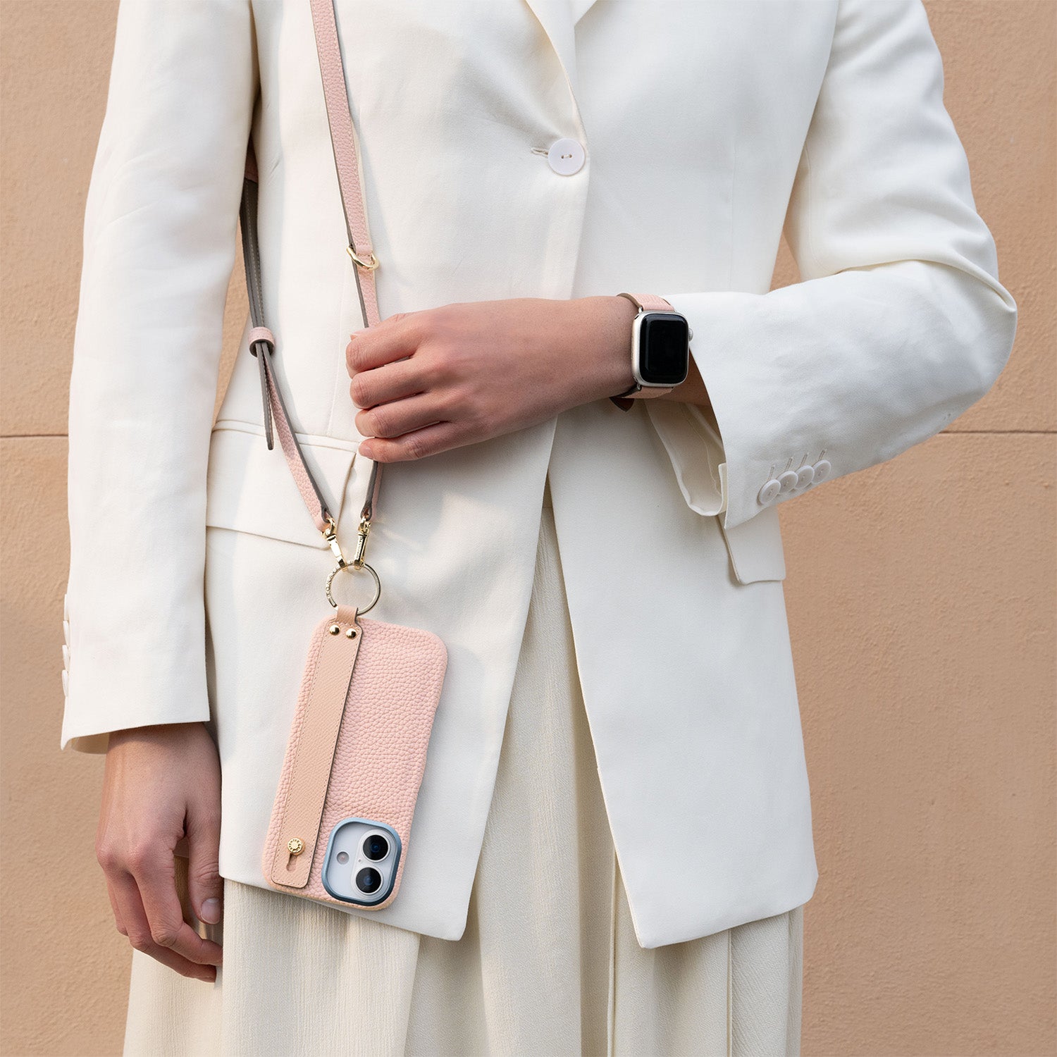 iPhone 17) ハンドル付き バックカバーケース シュリンクレザー