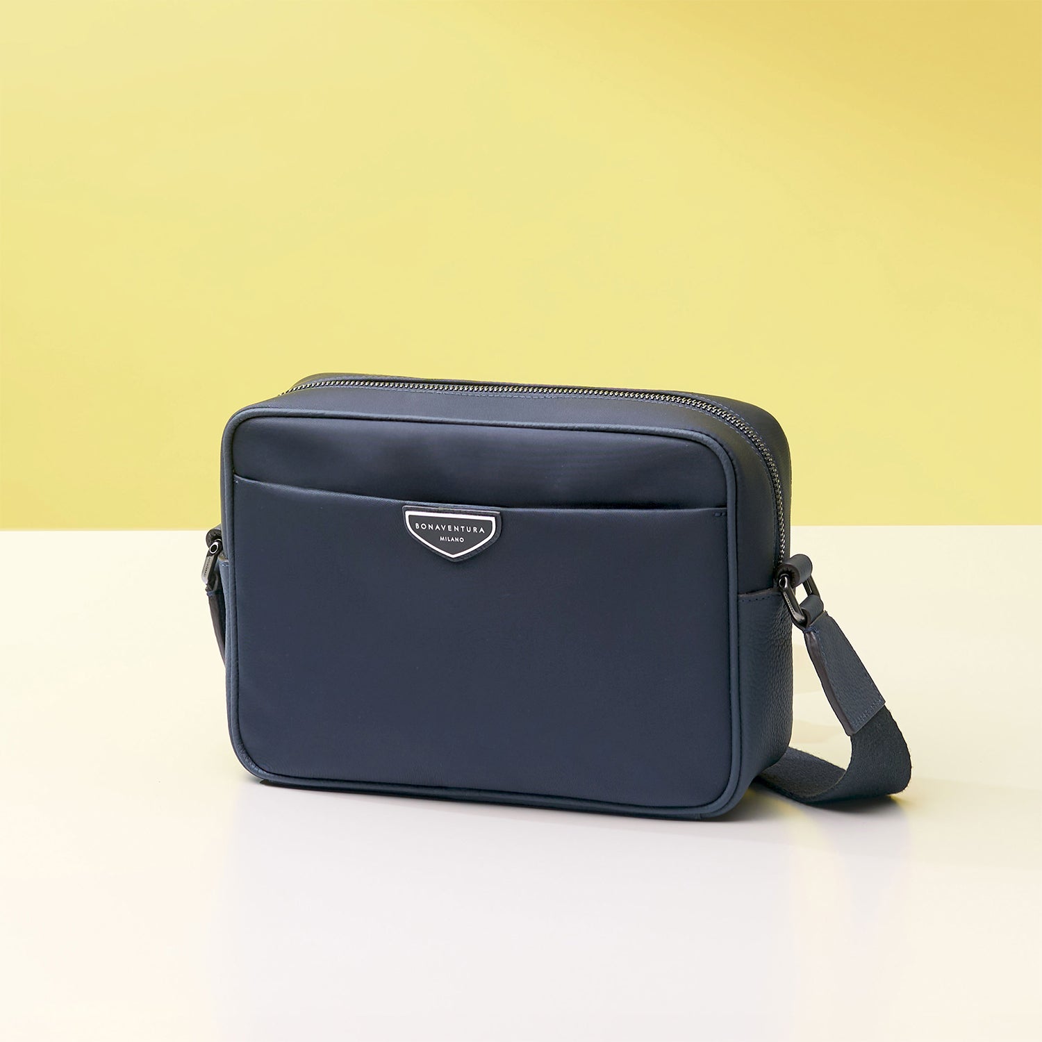 ネイビー ナイロン ショルダーバッグ 中古・古着通販】PRADA (プラダ) ナイロンショルダーバッグ ネイビー