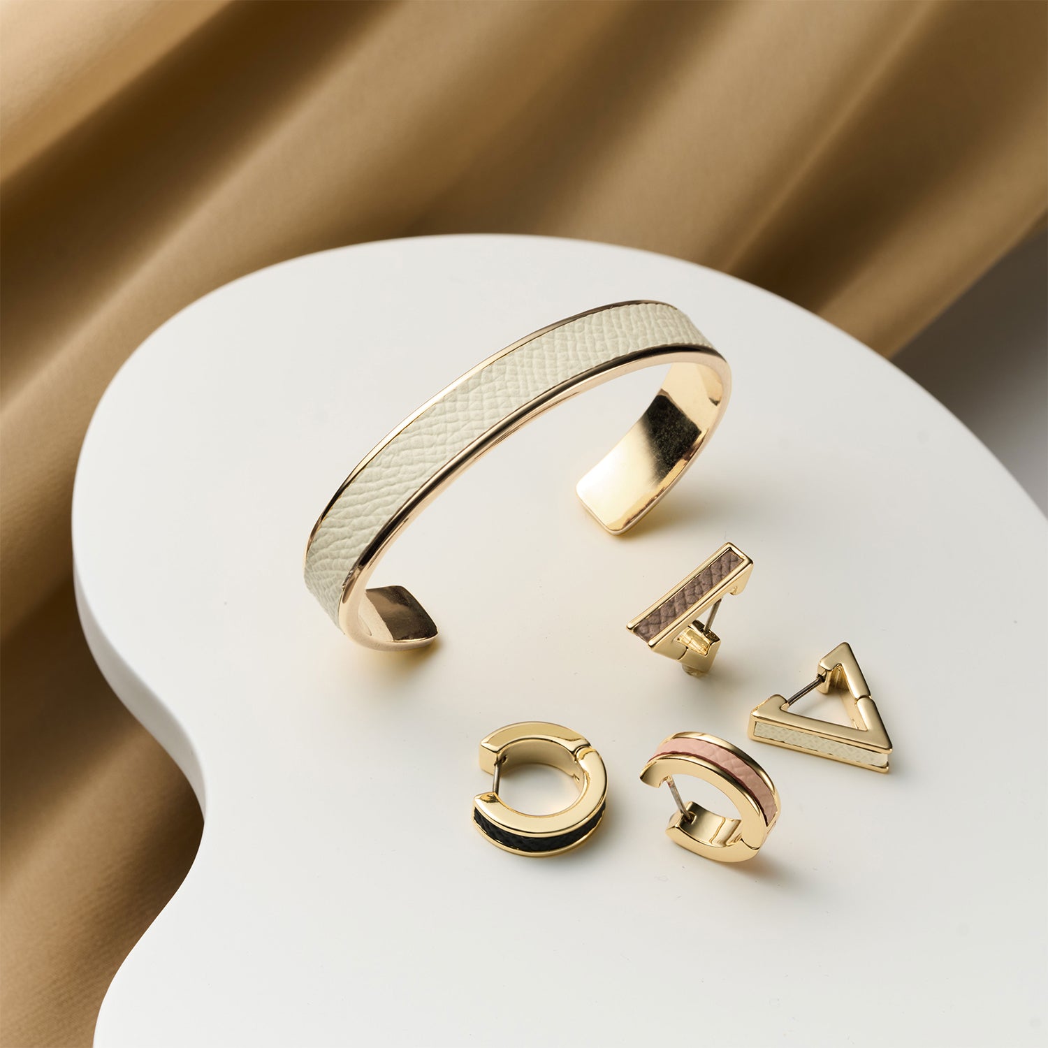 harunobu murata ブレスレット バングル ゴールド harunobu murata ブレスレット バングル ゴールド harunobu murata