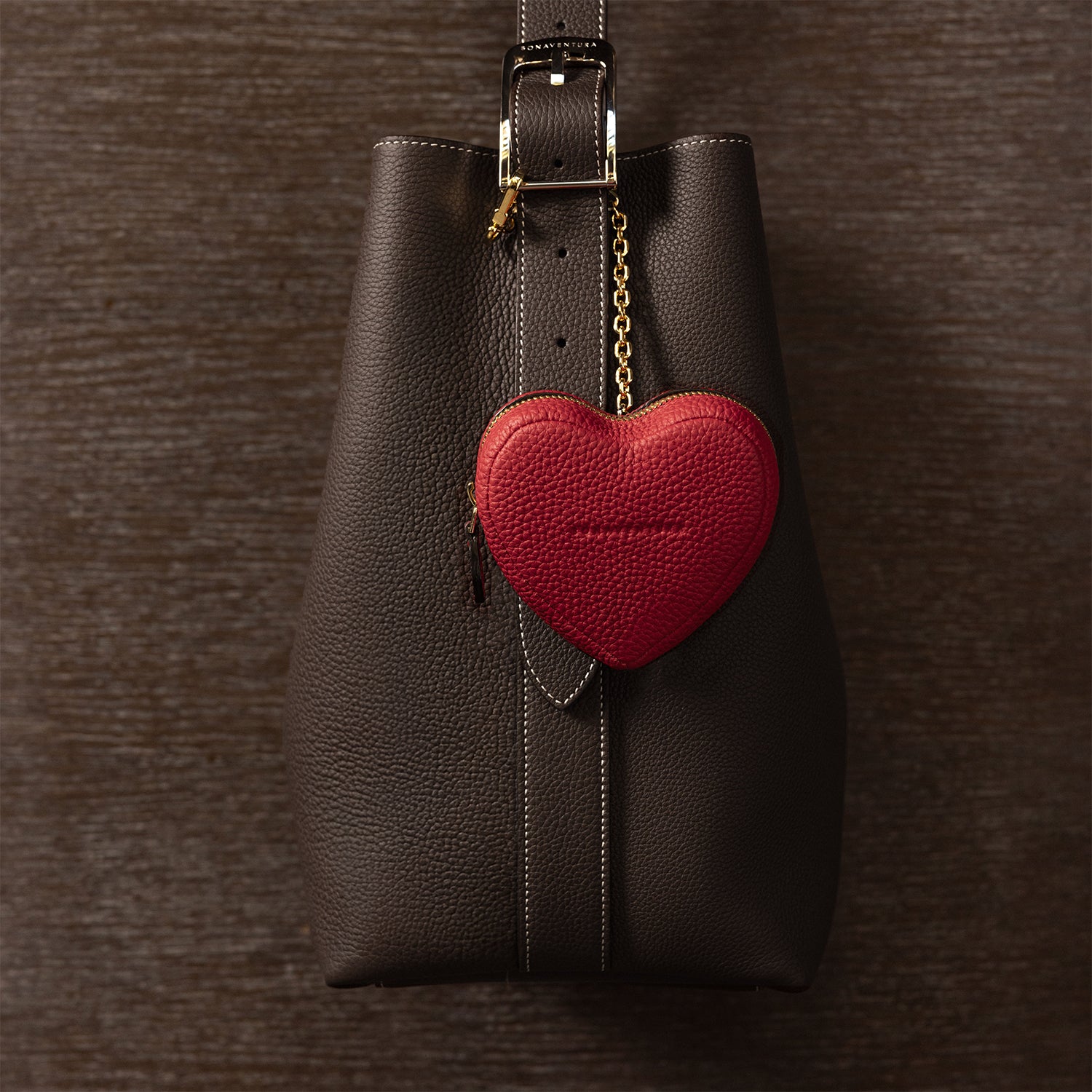 ミニポーチ チェーン付き シュリンクレザー (ハート)