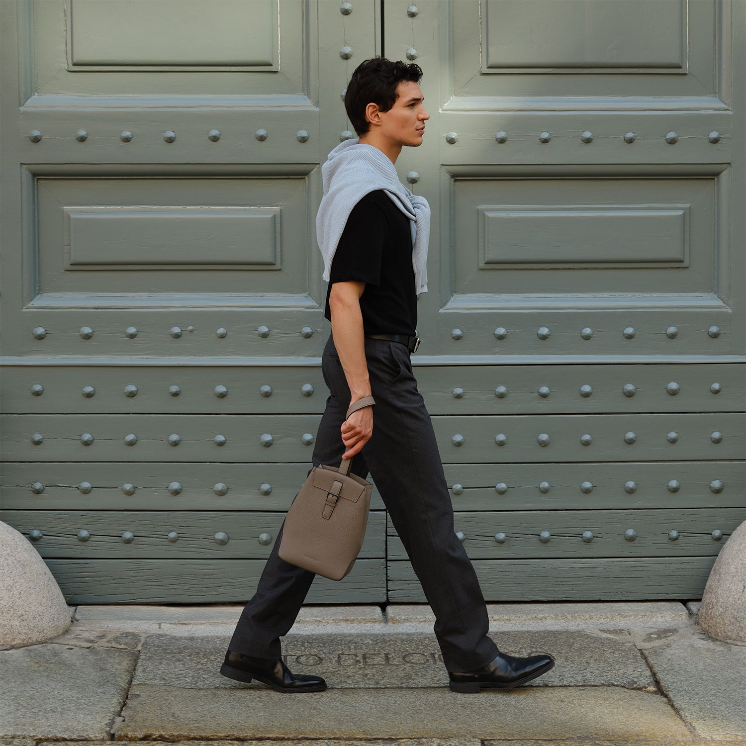 シモーネ ワンショルダーバッグ シュリンクレザー　ブラック　ボナベンチュラ シモーネ ワンショルダーバッグ シュリンクレザー