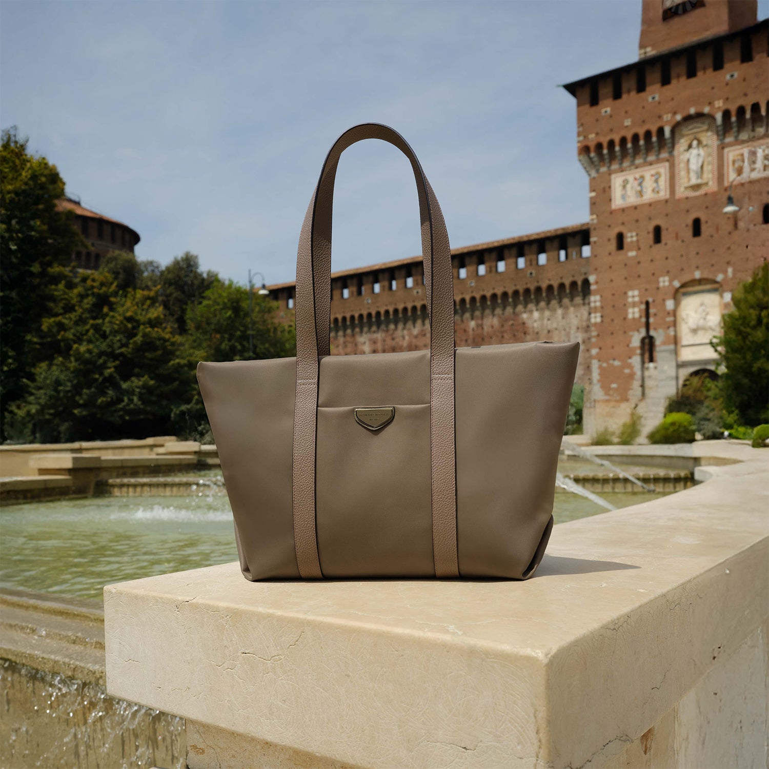 チェレステ ナイロン トート (ラージ)