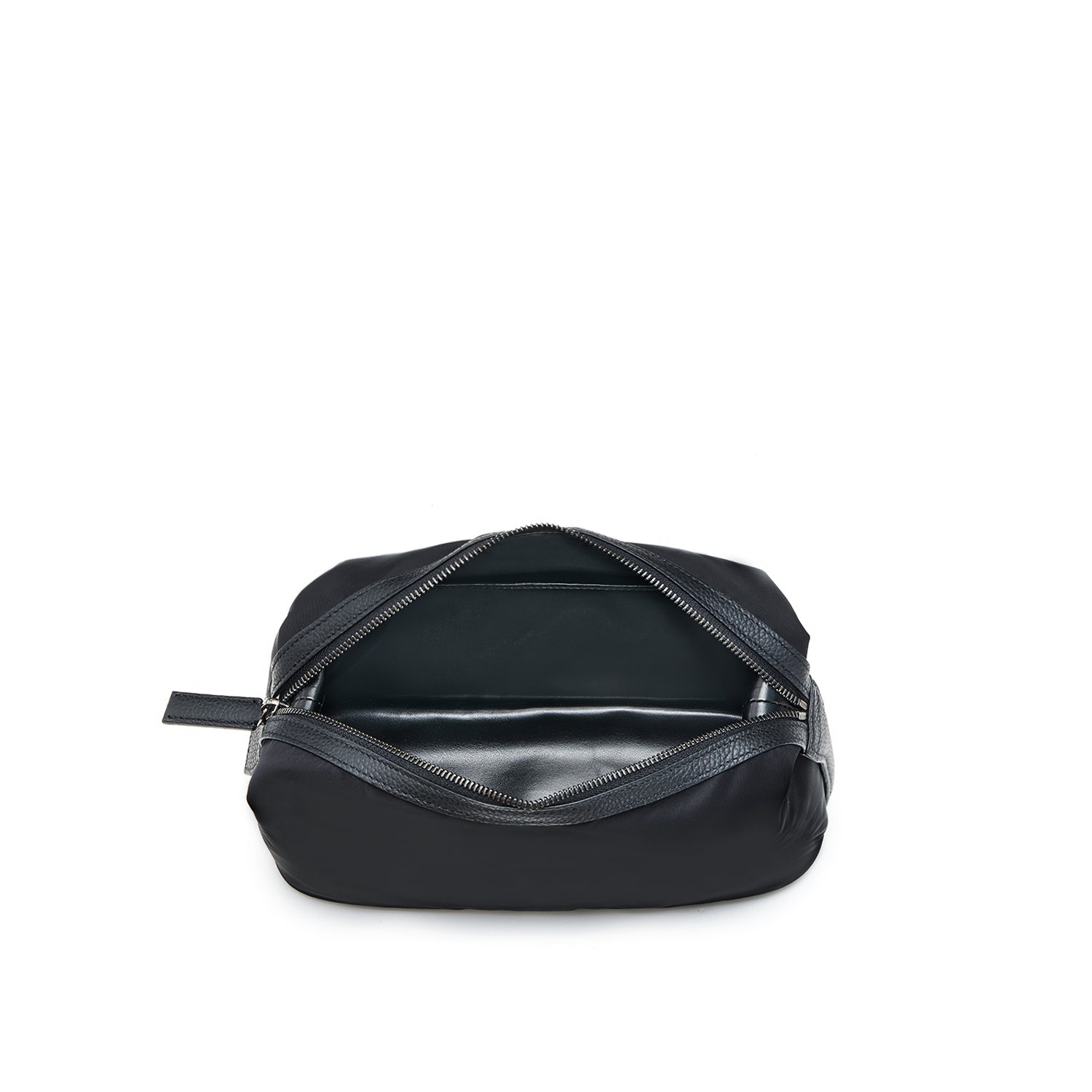 チェレステ ナイロン トラベルポーチ