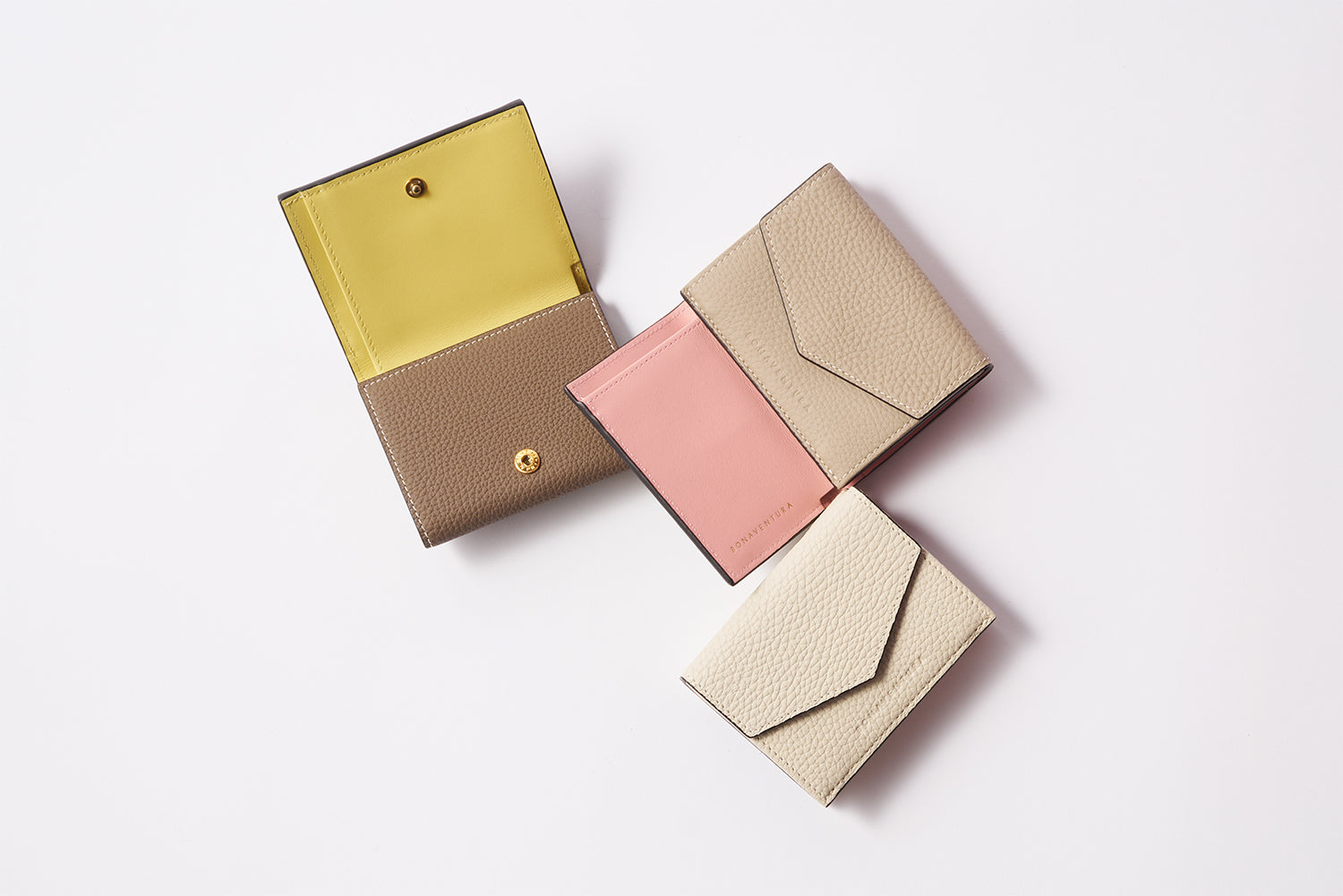 Small Wallet In Shrink Leather – BONAVENTURA (ボナベンチュラ)