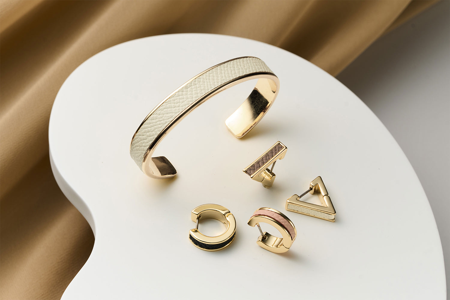 ピアス ゴールド (ラウンド ピアス)